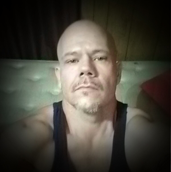 Meet your Posher, Chris - Picture 1 of 1